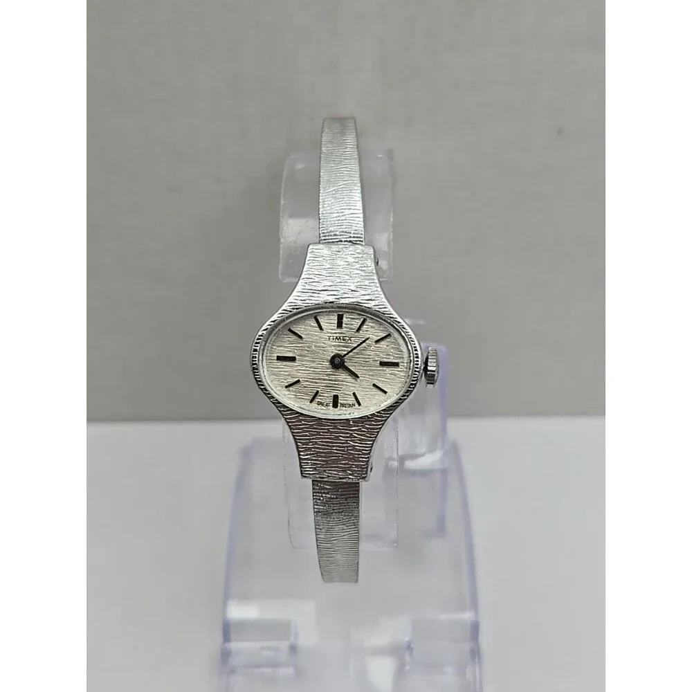 Vintage Timex Womens Textured Aluminum Manual Wind Silver Watch Cuff Unique